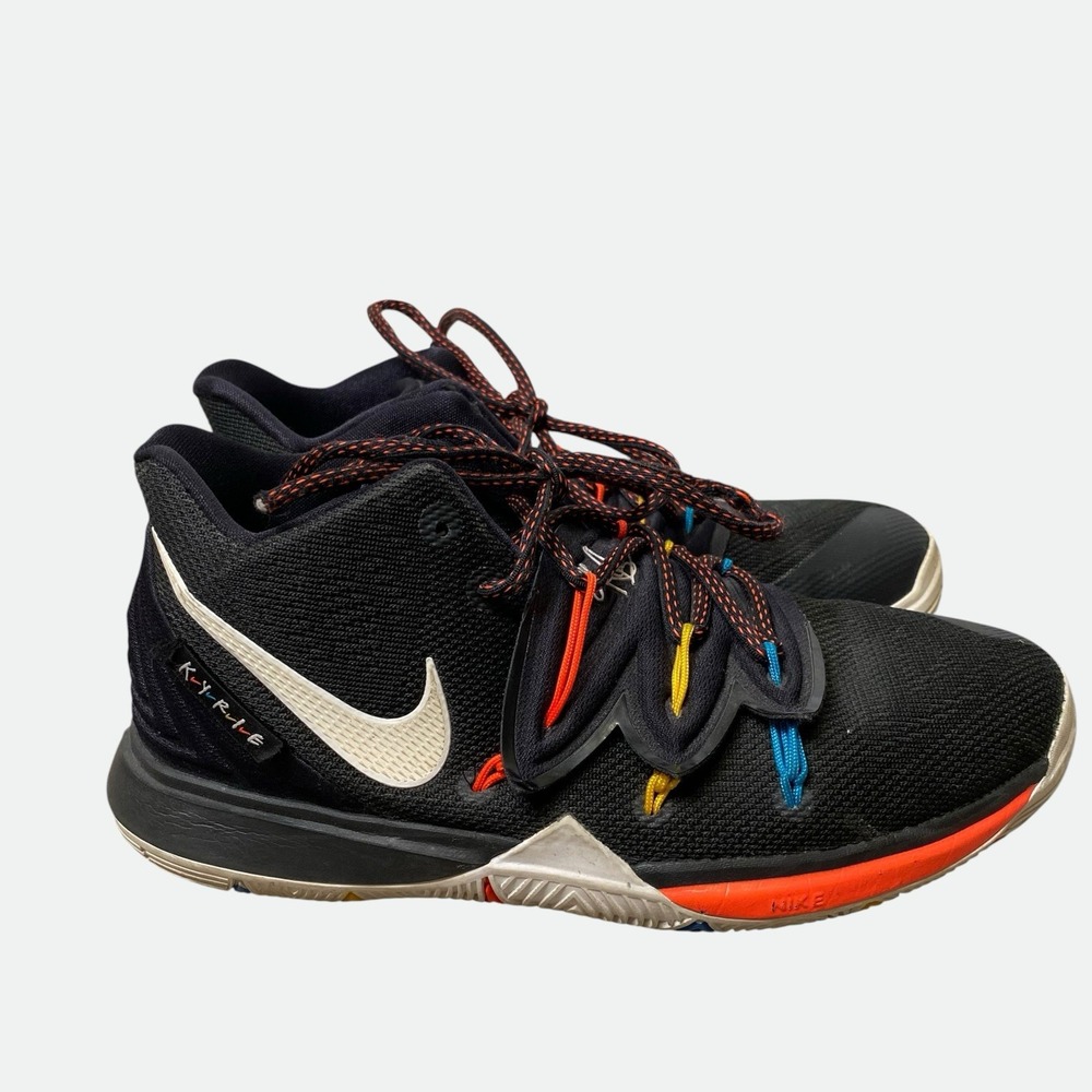 Nike Kyrie Irving 5 Friends Basketball Shoes Sneakers Youth Kids Size 7 EU 40